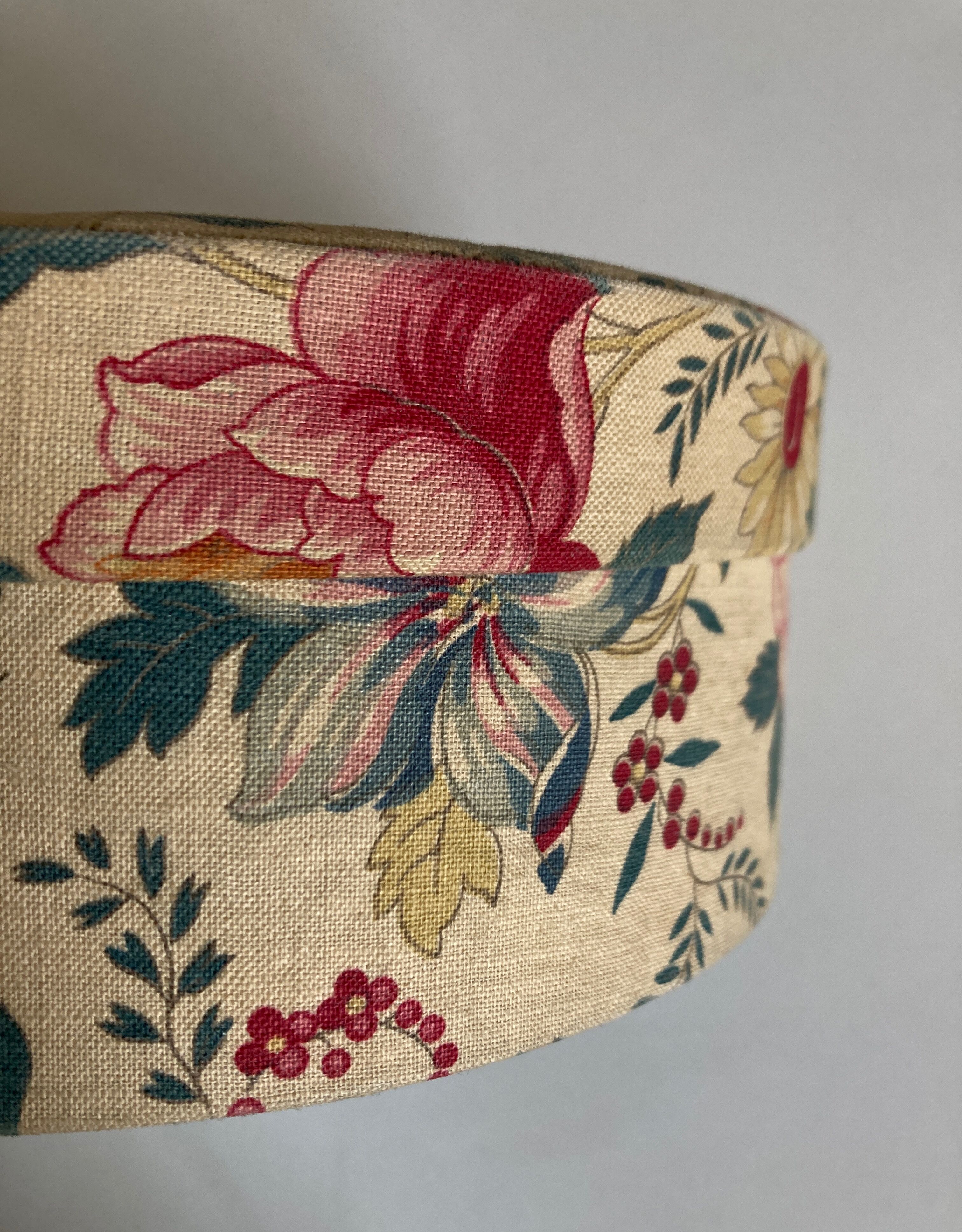 Le Bon Marché box in art deco floral fabric 1930