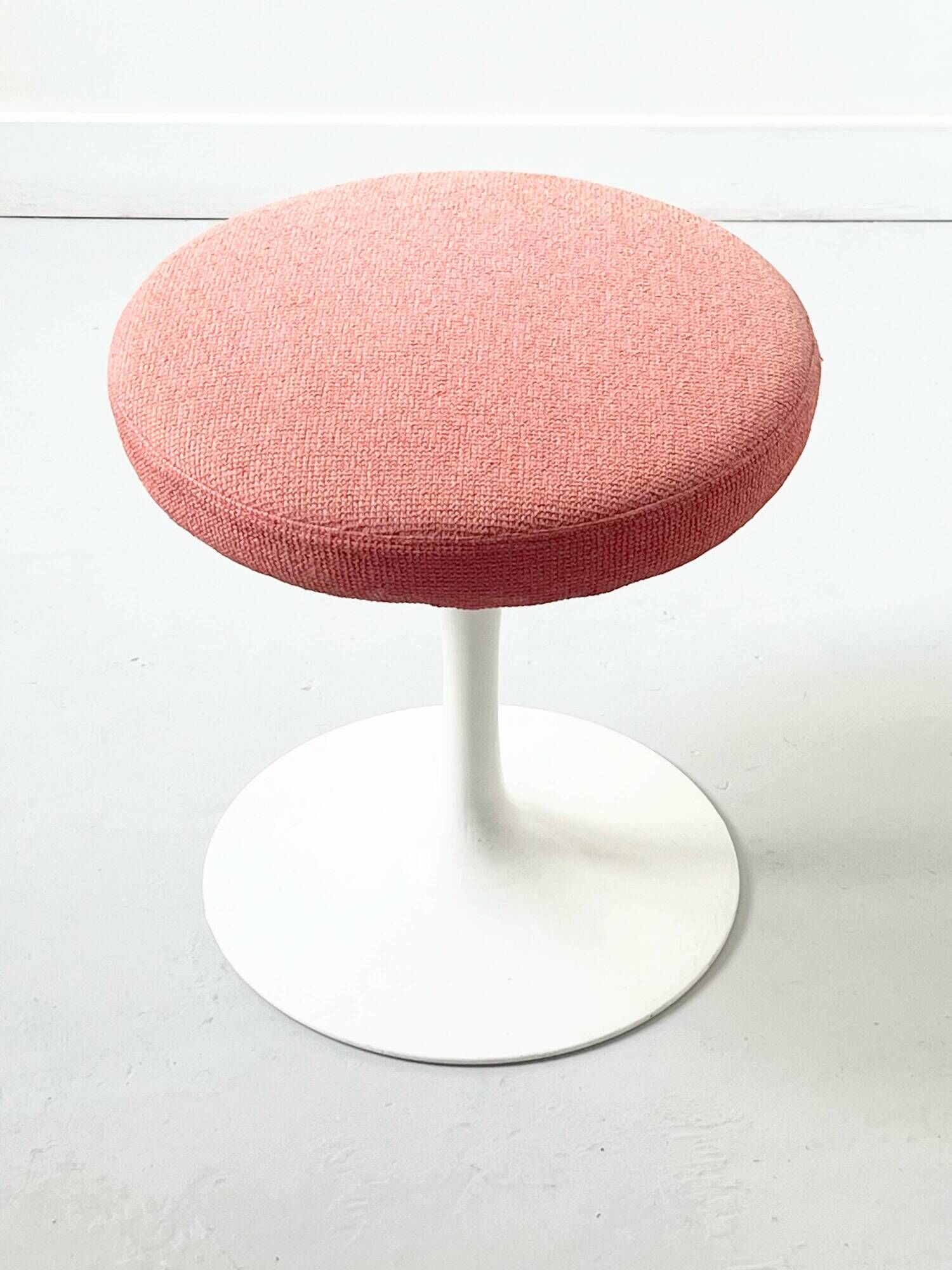 Tabouret tulipe pivotant saarinen knoll