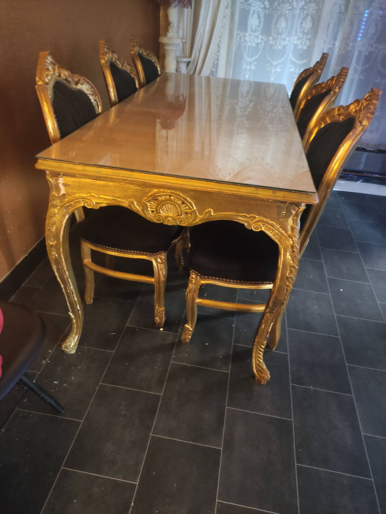 Table + 6 baroque chairs
