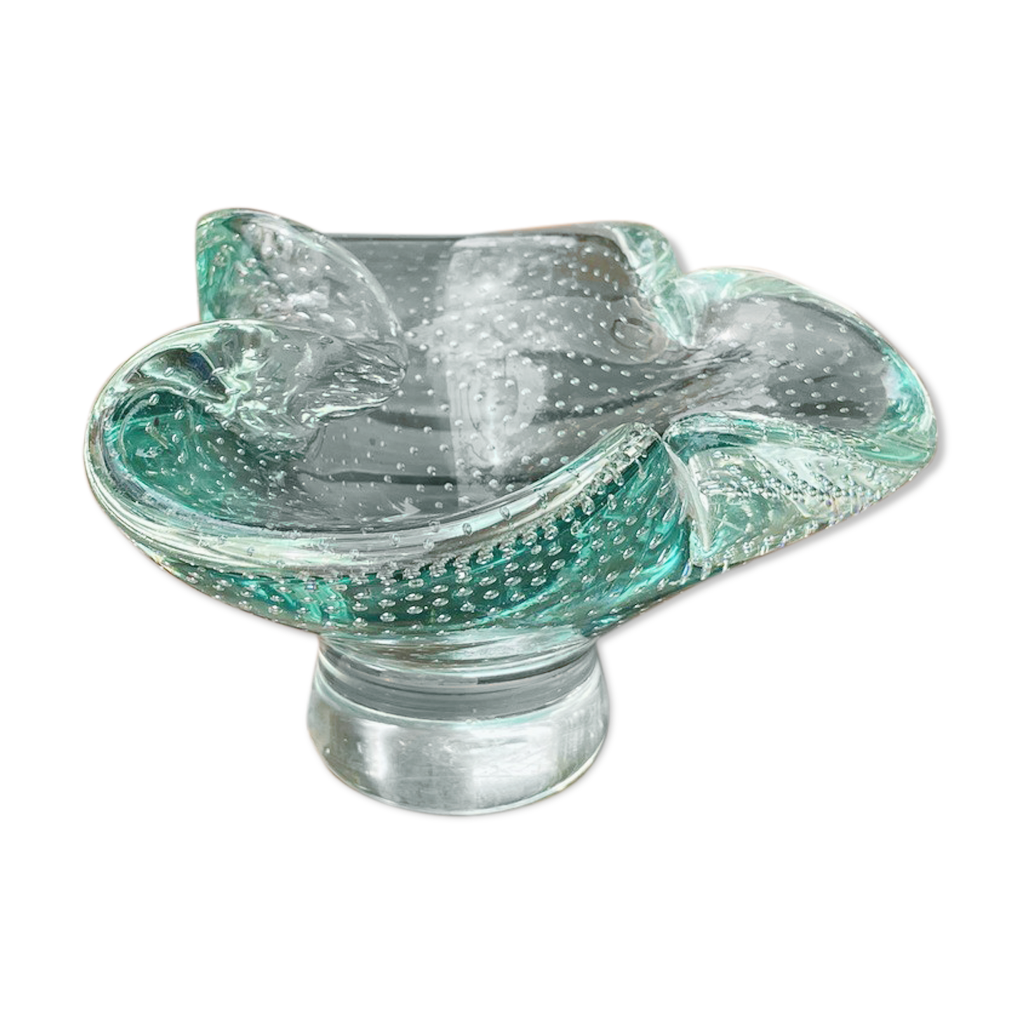 Empty bubbled glass pocket