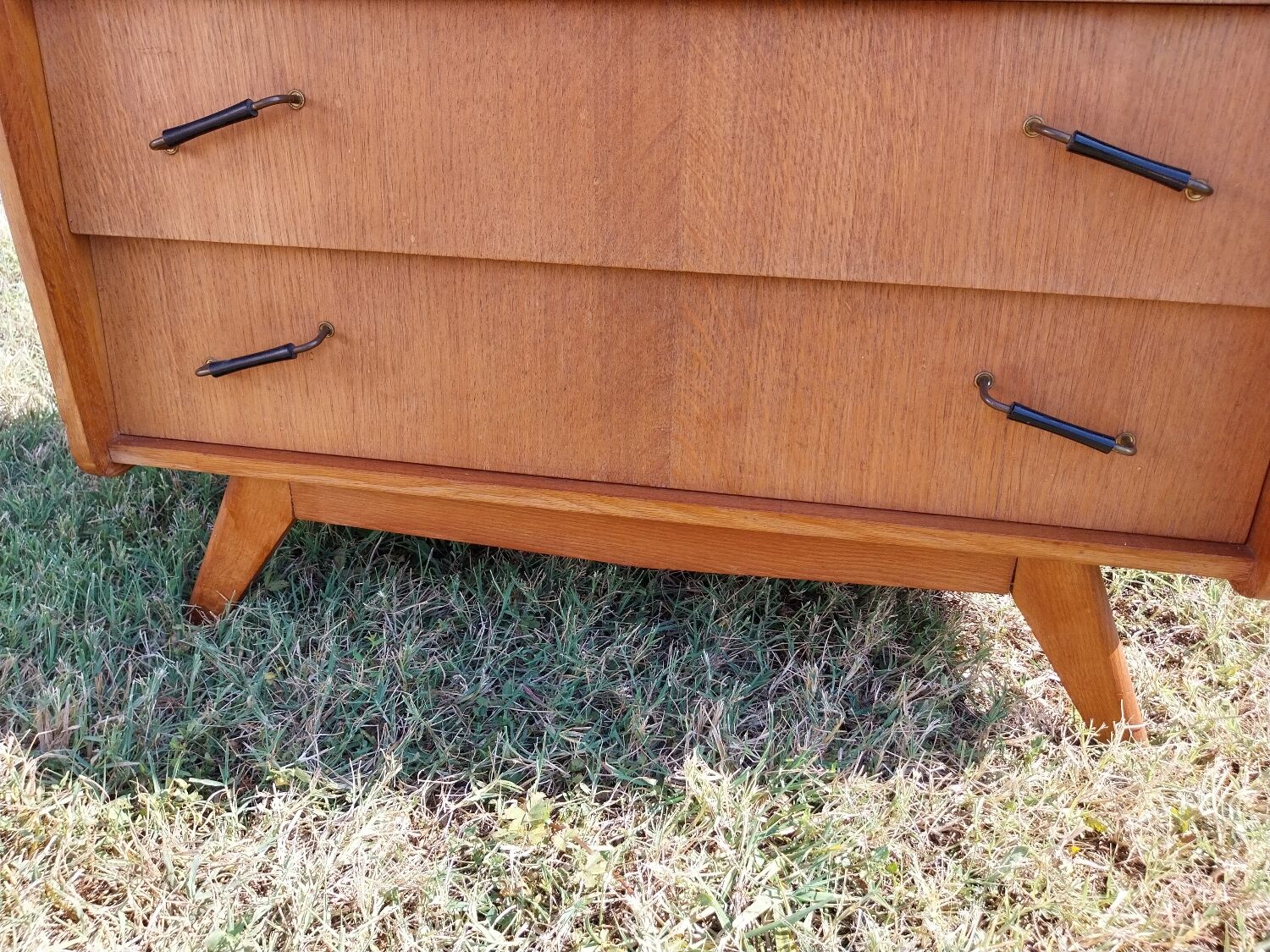 Dresser feet compass 60s