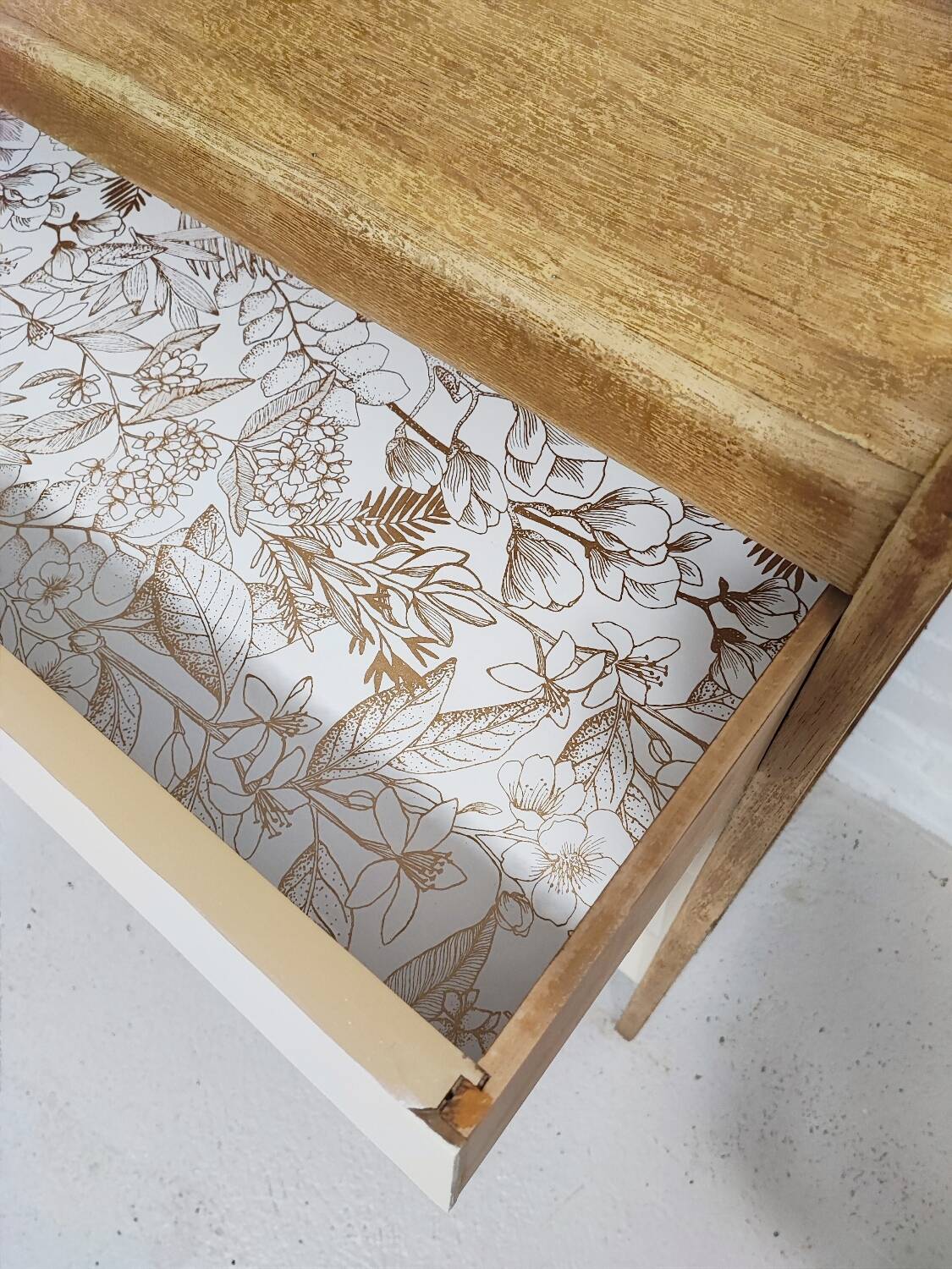 Vintage nude chest of drawers