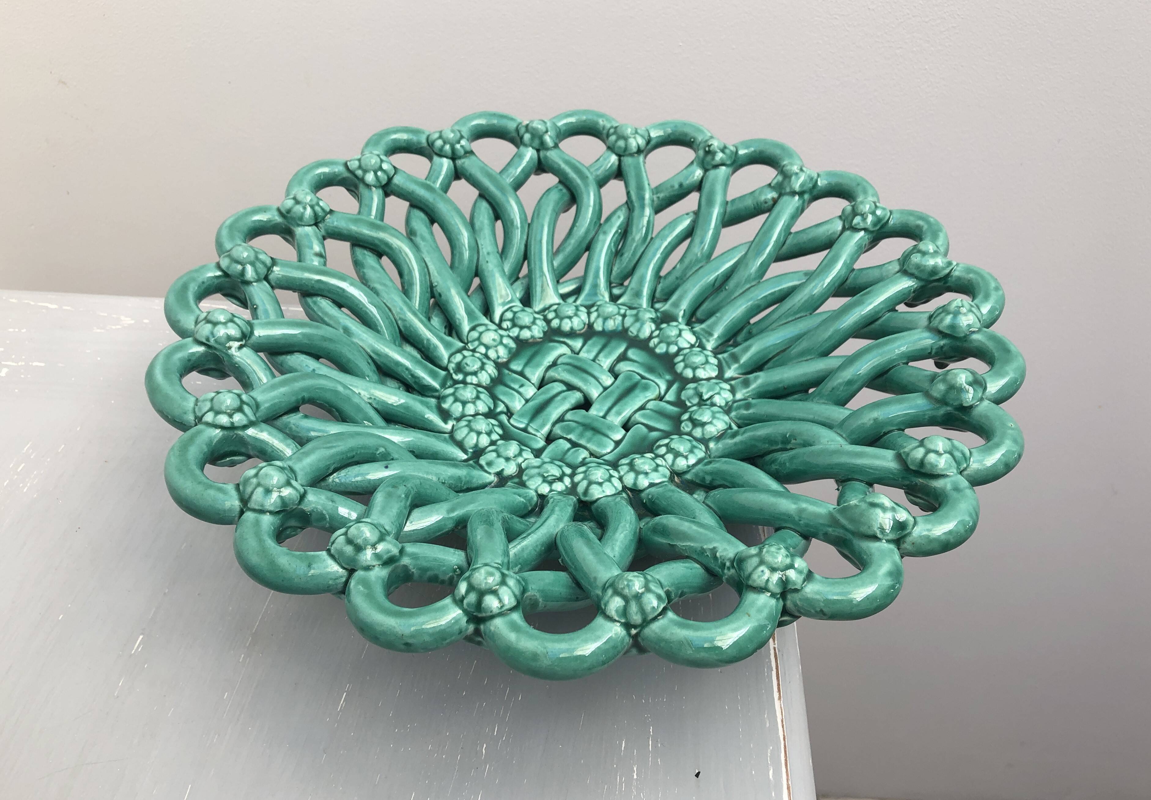 Woven ceramic fruit bowl basket