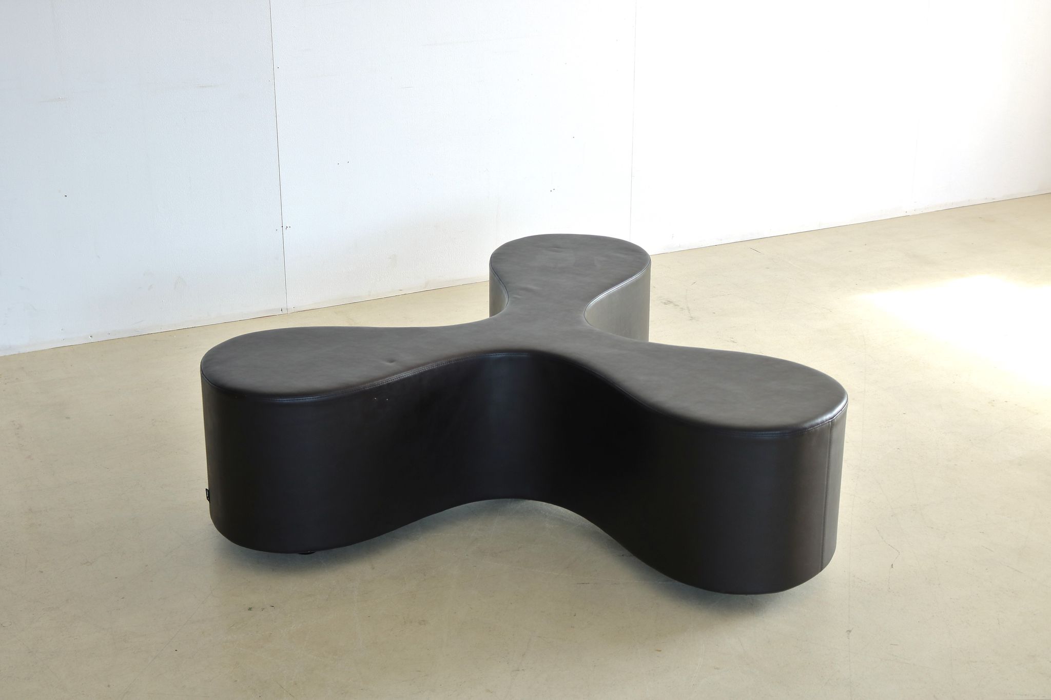 Banc Flower Vitra par Sanaa