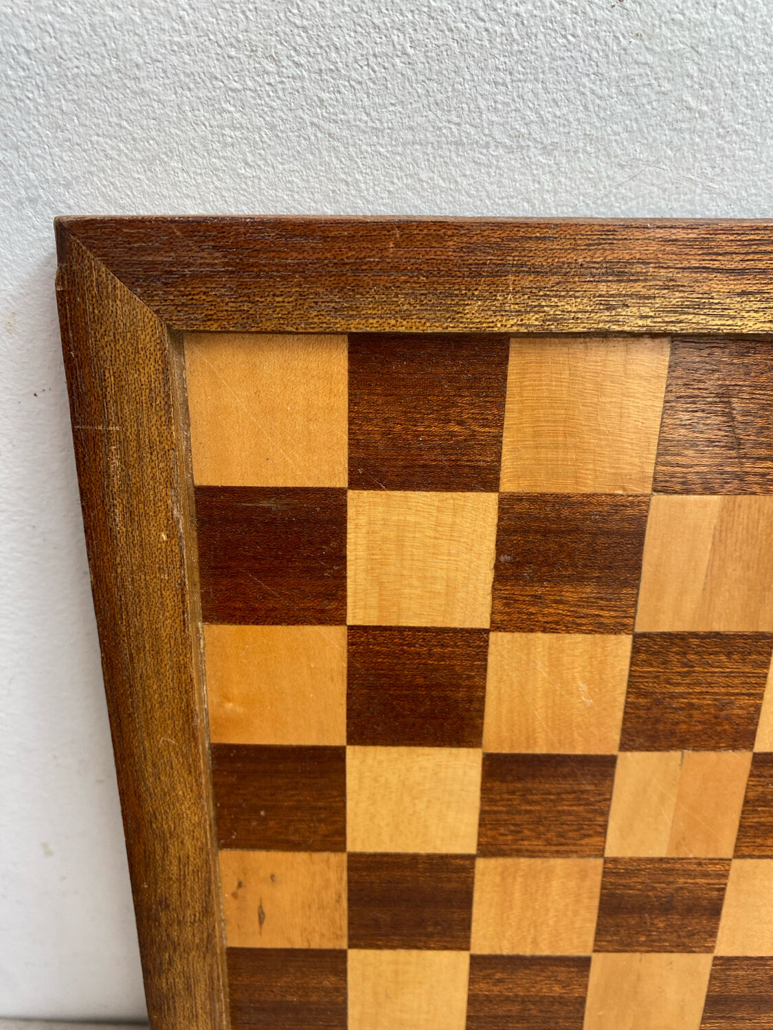 Wooden draughts game