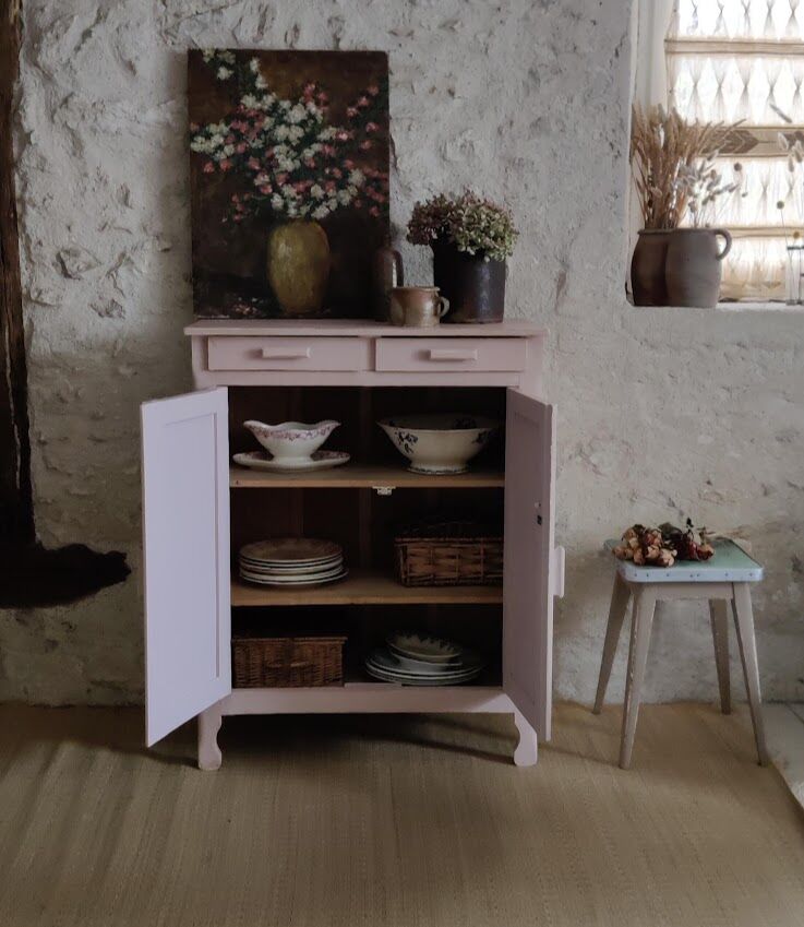 Pink Parisian buffet