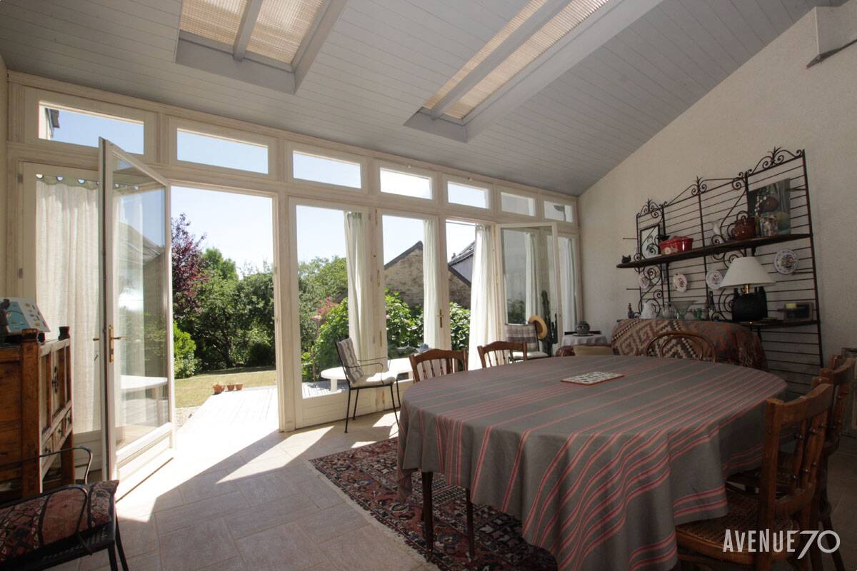 Old bakery shelf from the early 20th century.