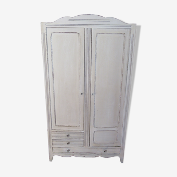 Armoire parisienne