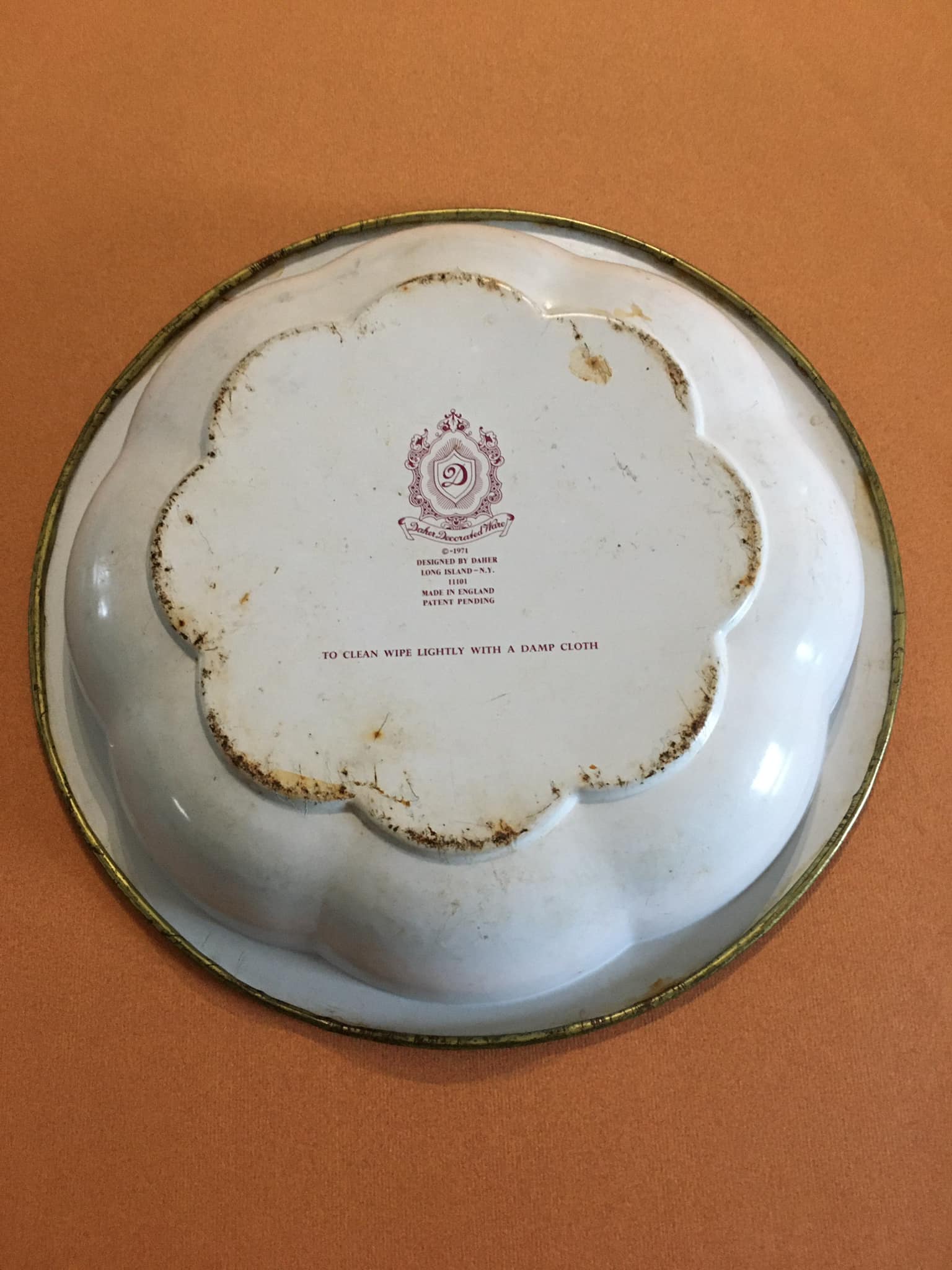 Vintage metal dish from the Daher brand, 1971, made in England