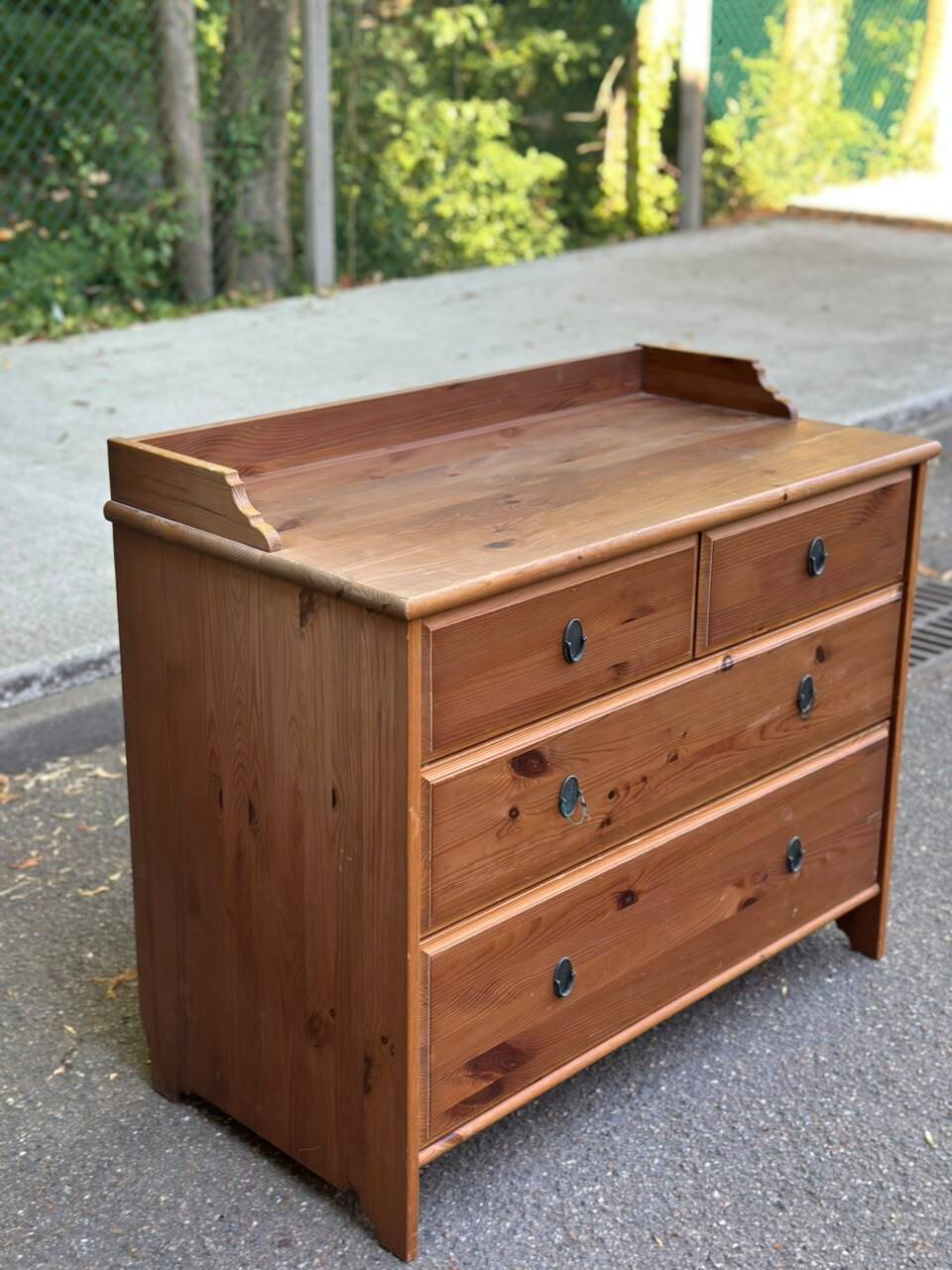 Commode scandinave en bois massif avec 4 tiroirs années 90