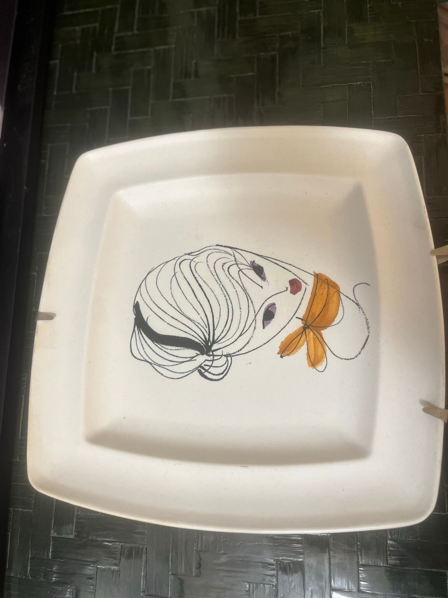 Women's décor plate from the 60s