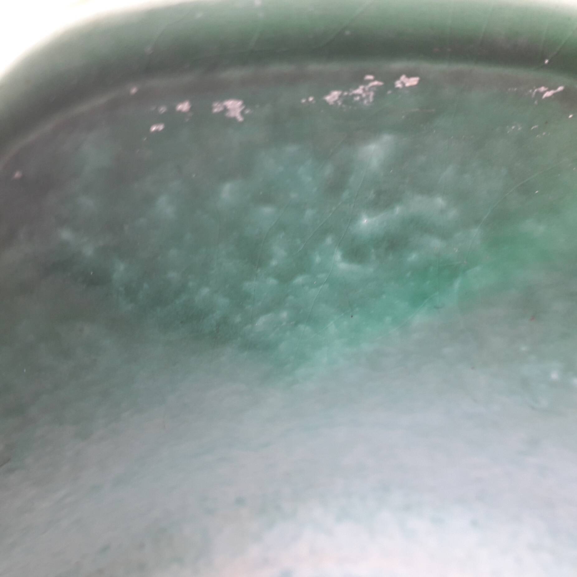 Green ceramic cache-pot