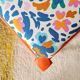 Chaise d'angle "Bobbin" revisitée – Orange Vitaminé & Floral Arty