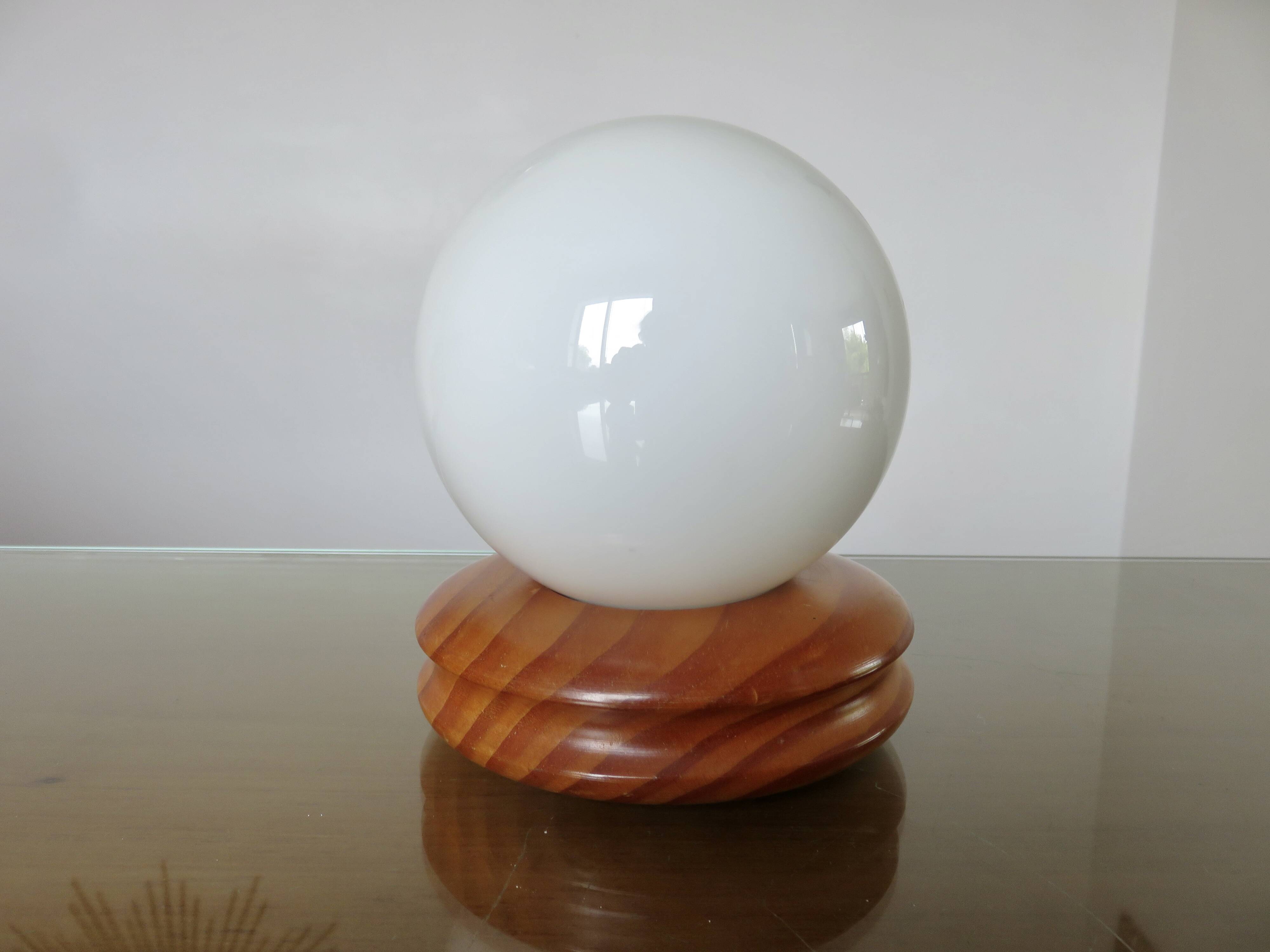 Scandinavian lamp in pine and white opaline, 1980