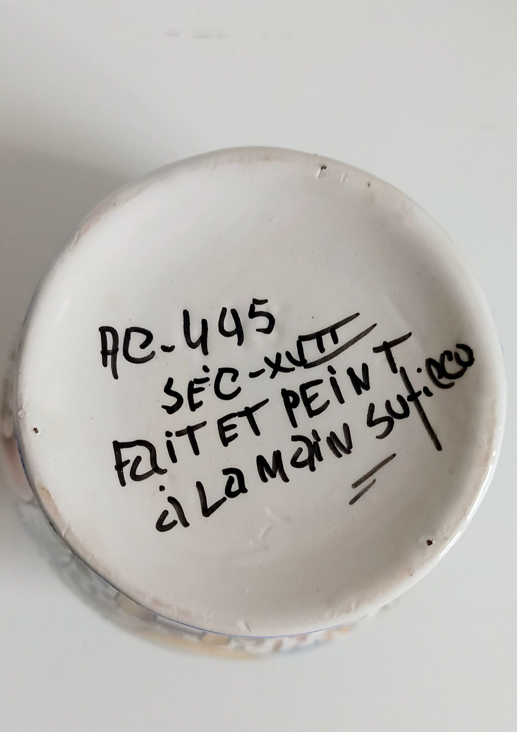 Earthenware pot