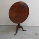 Table ronde inclinable antique en acajou