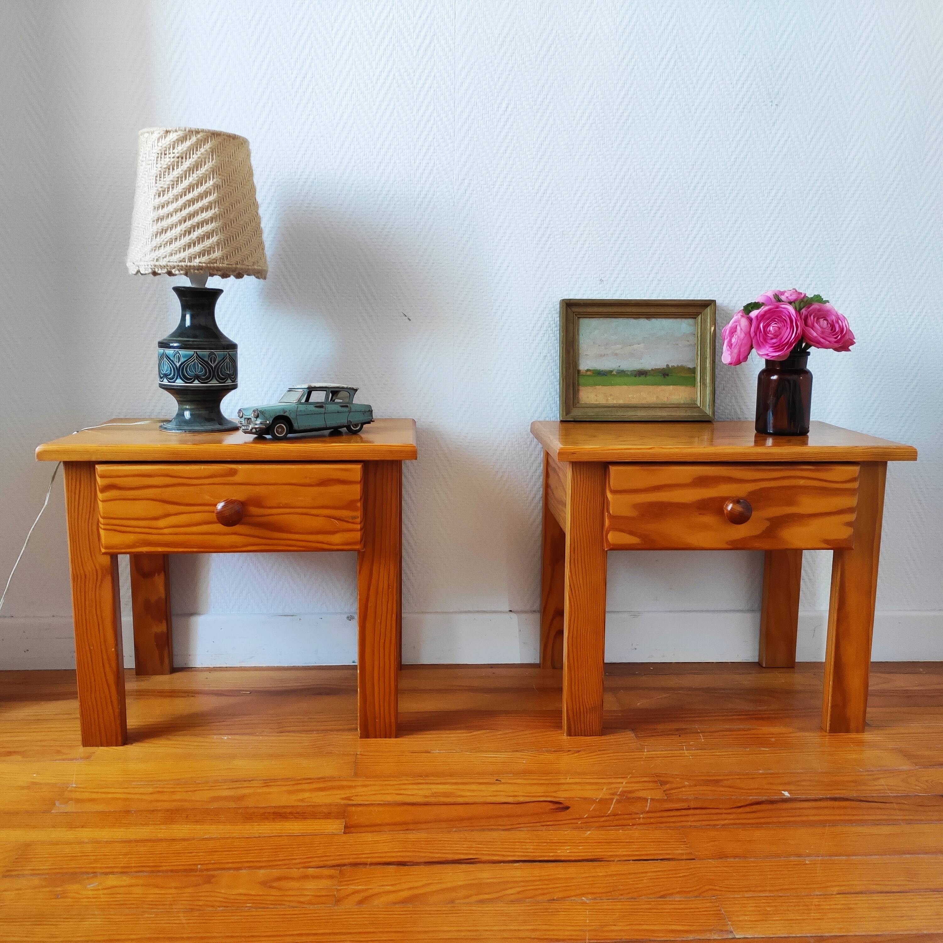 Paire de tables de nuit vintage 1980