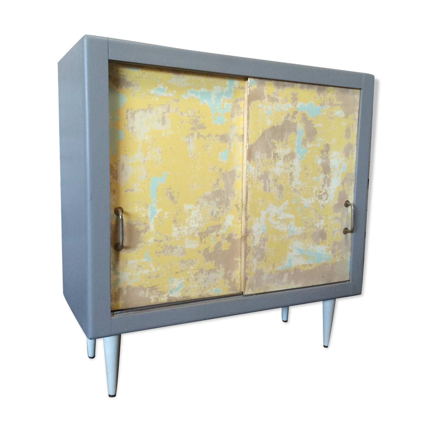 Vintage sideboard with patinated effect
