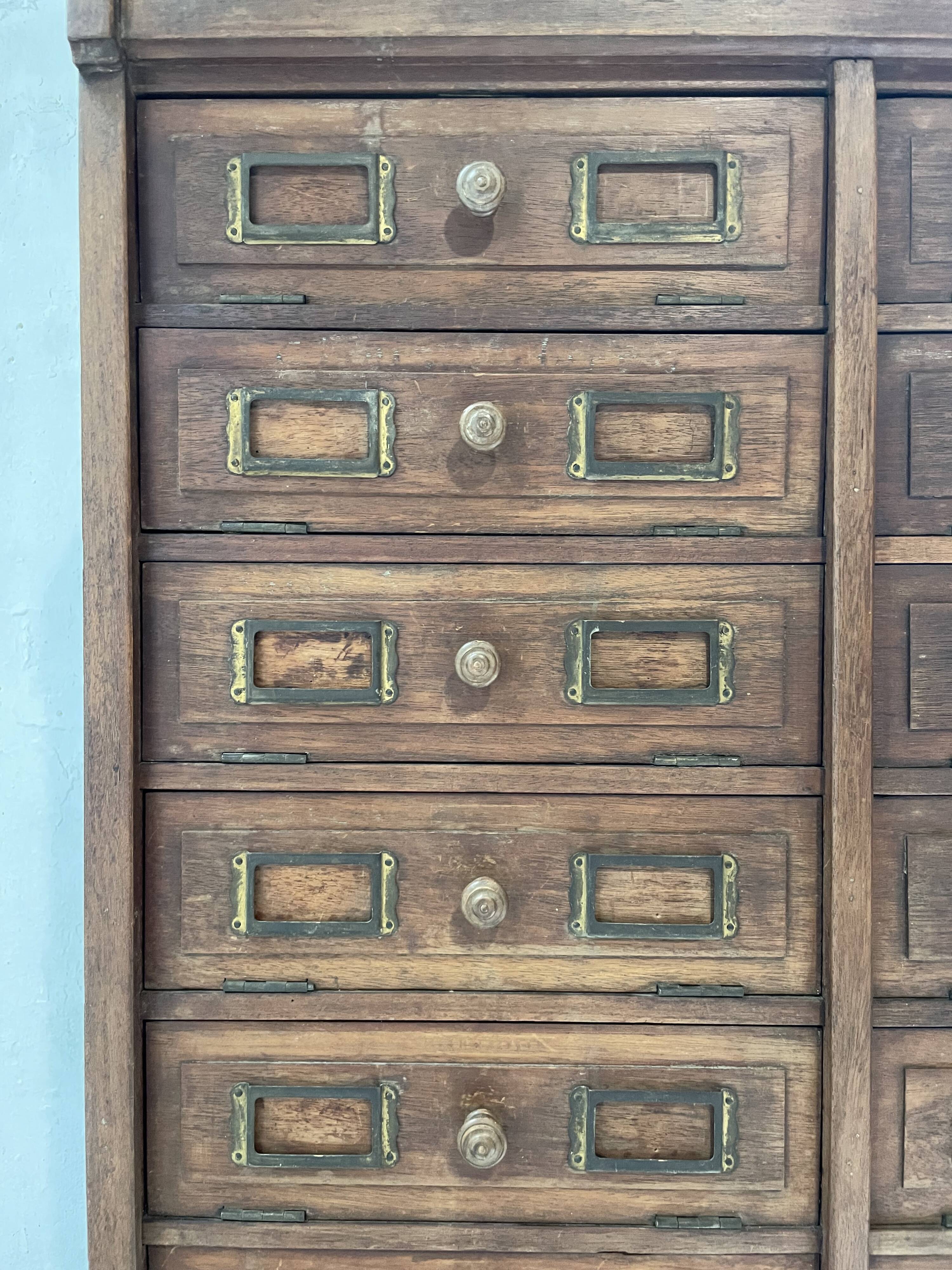 Furniture with 34 oak valves