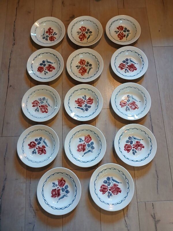 26 assiettes Digoin Sarreguemines