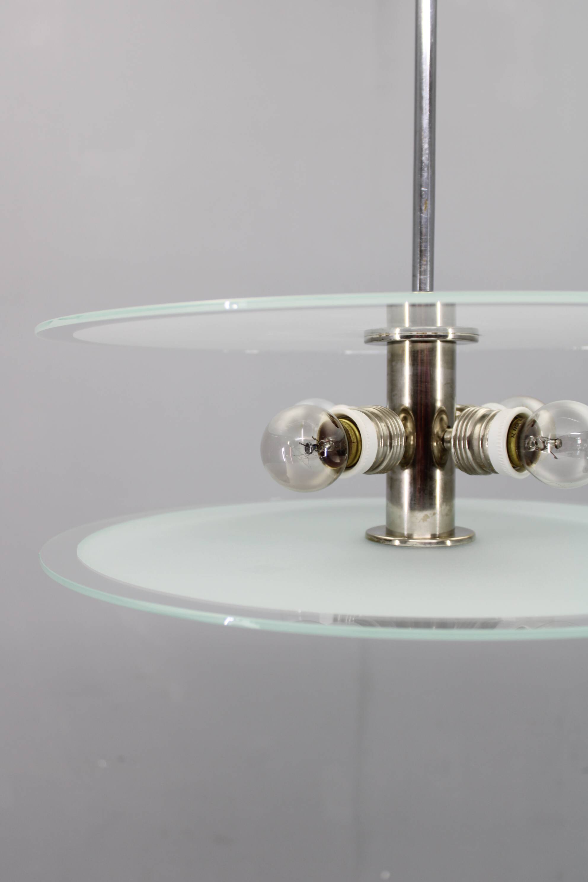 Chandelier en chrome et verre Bauhaus des années 1930, Tchécoslovaquie