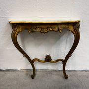 Console en bois sculpté doré et marbre de style Louis XV
