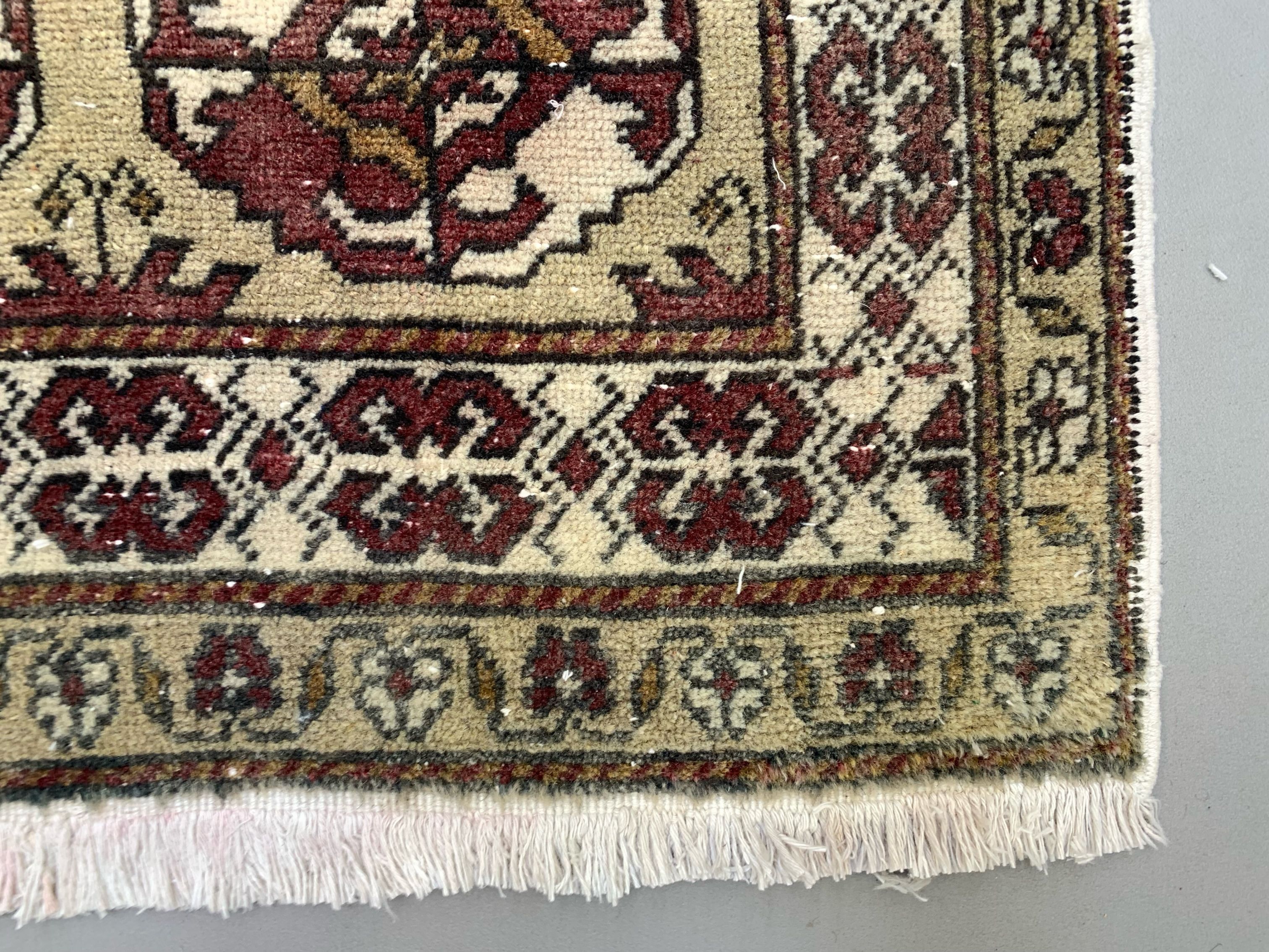Vintage turkish rug 225x131 cm