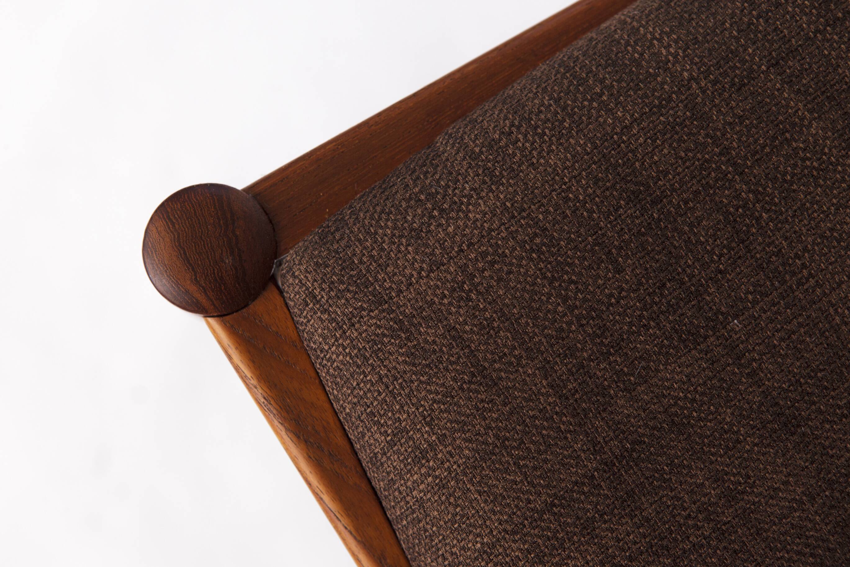 Ensemble de 4 chaises en teck Henning Kjærnulf – Design danois des années 1960 pour KS Møbler