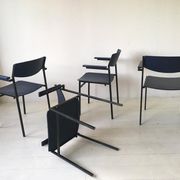 4 fauteuils empilables minimalistes en métal bleu et contreplaqué par Gijs van der Sluis