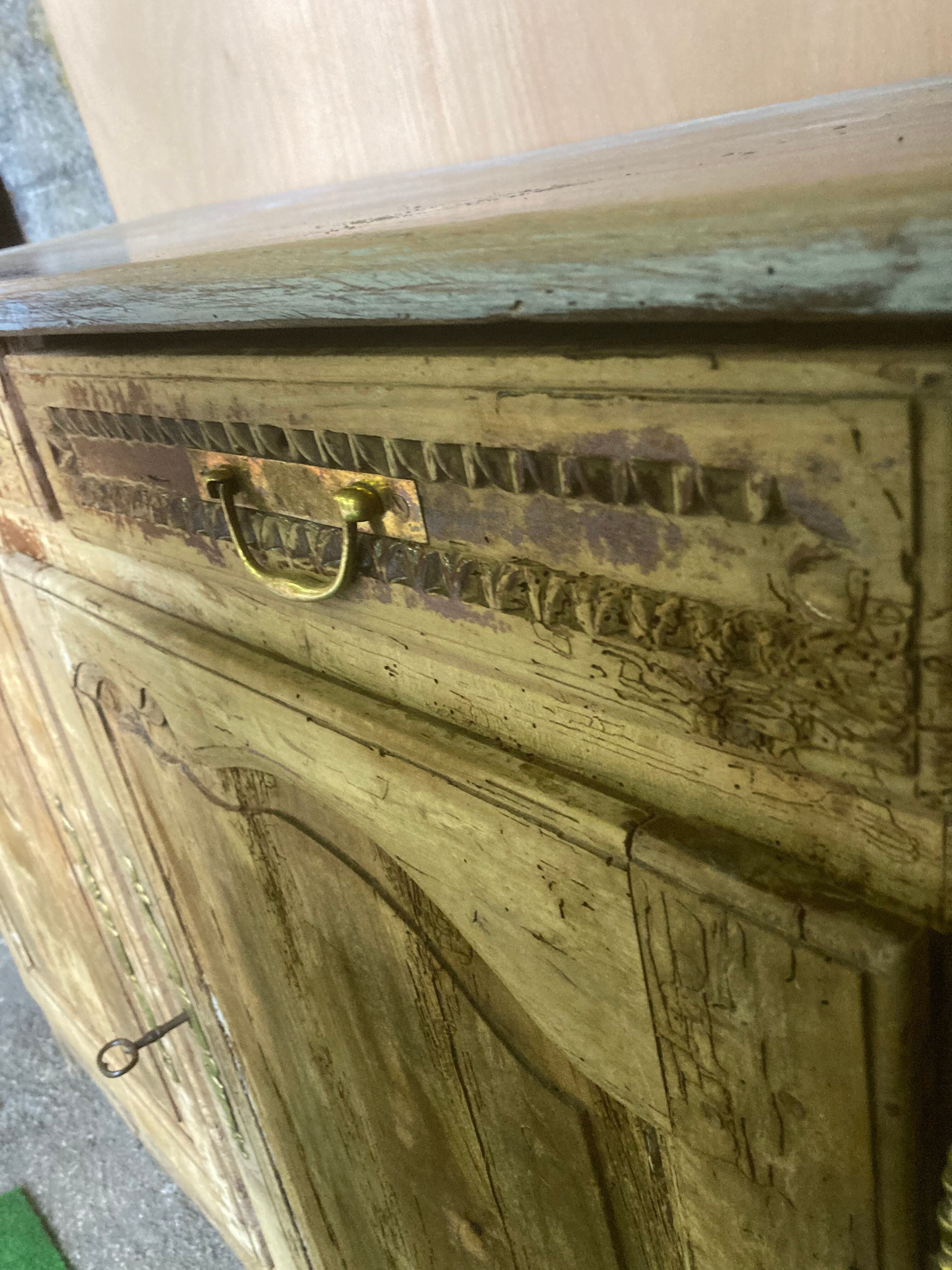 Buffet 18 th raw wood