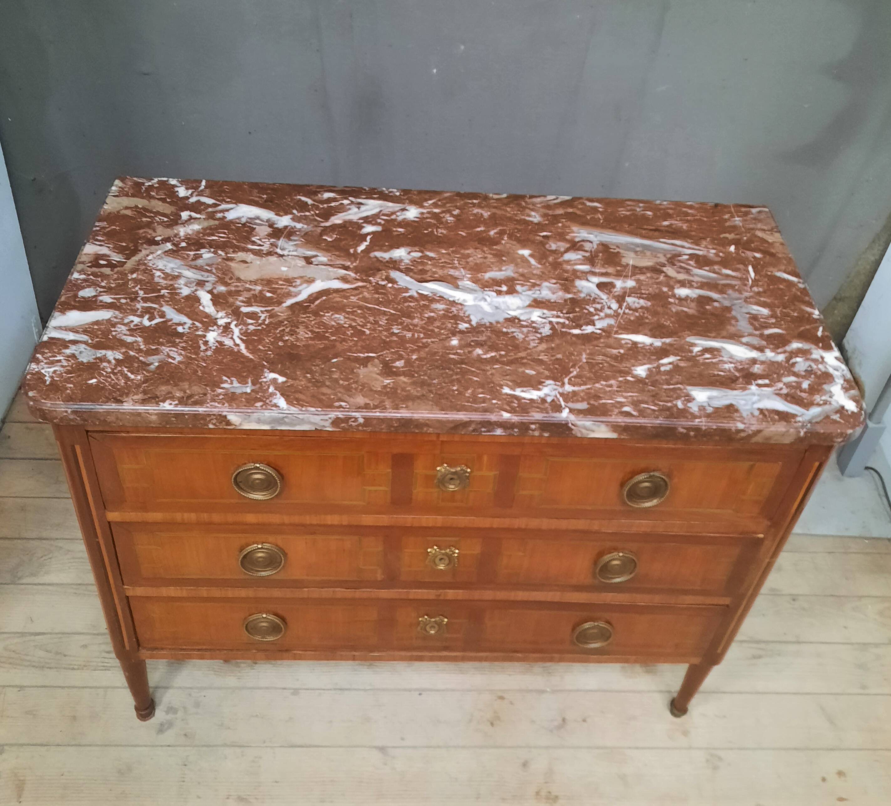 18th century veneer chest of drawers