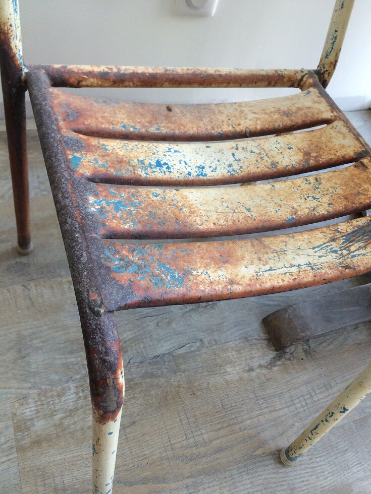 Chair in steel with an original patina