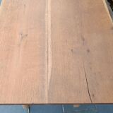 Antique light oak table with turned legs – chic country style