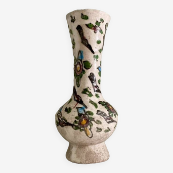 Siliceous earth vase, Iran