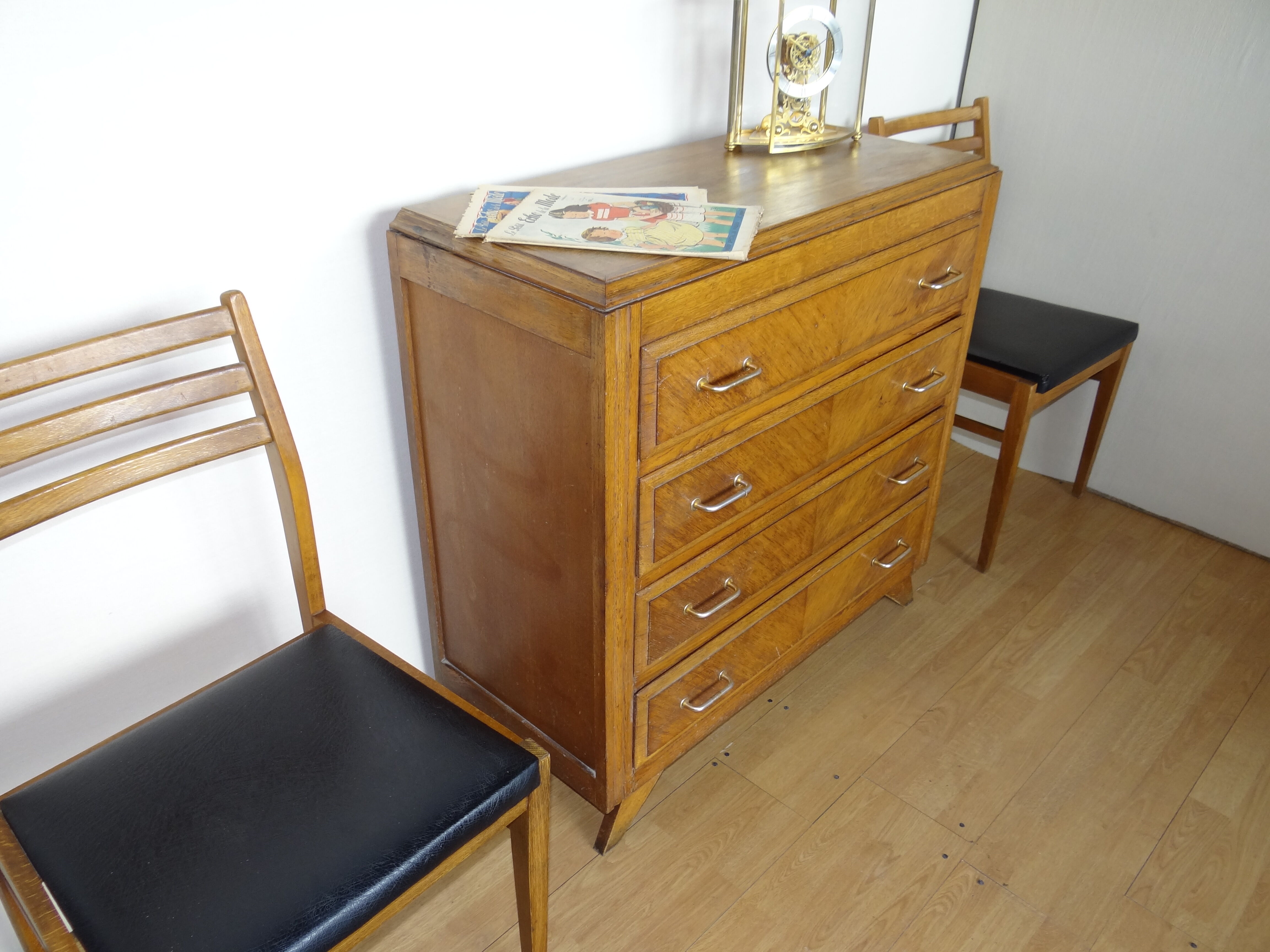 Dresser 1950