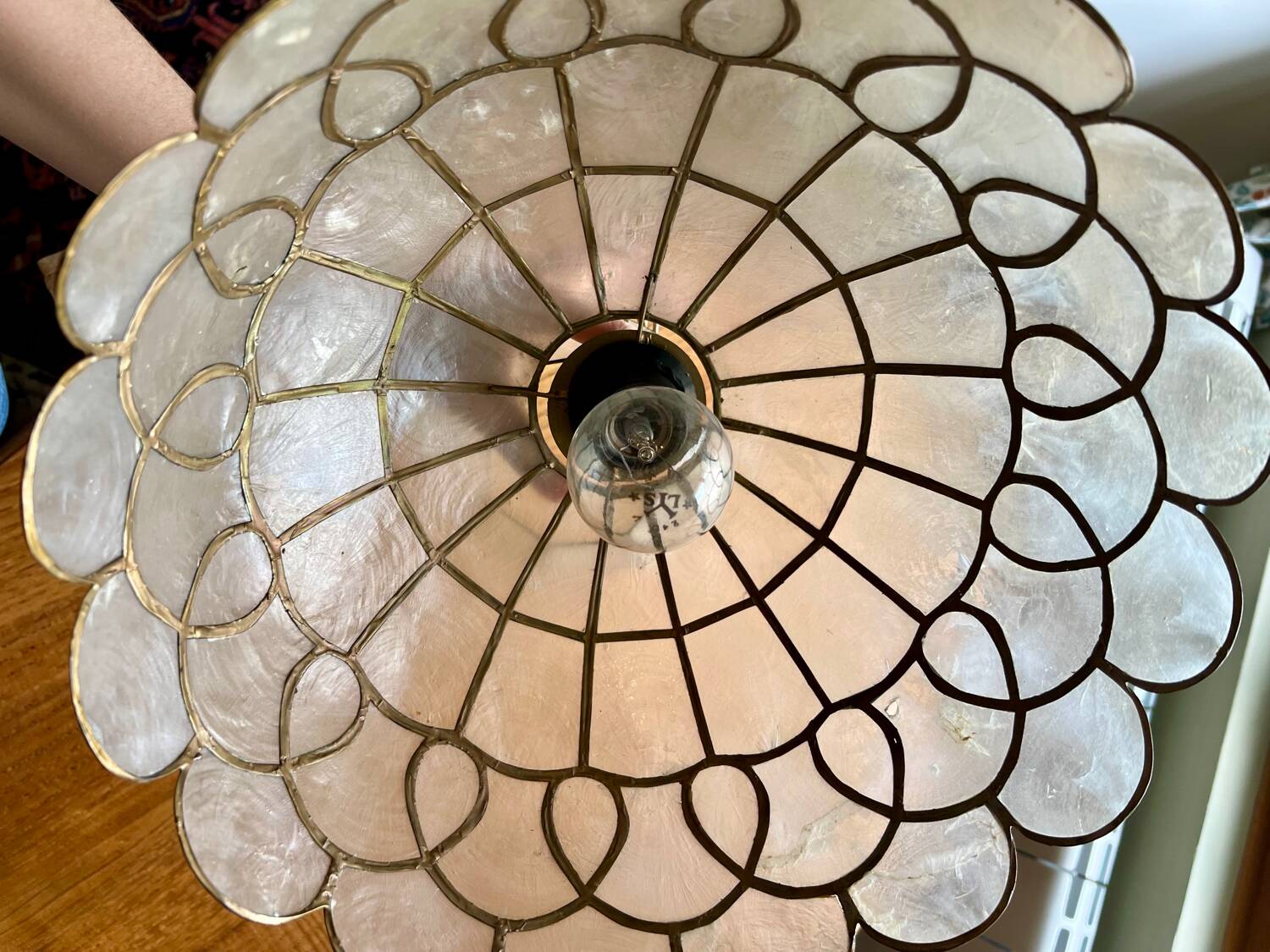 Vintage pendant in mother-of-pearl and brass, 1970s.