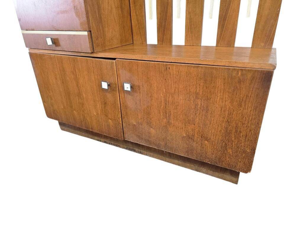 Porte-manteau vintage sur pied avec miroir et armoire