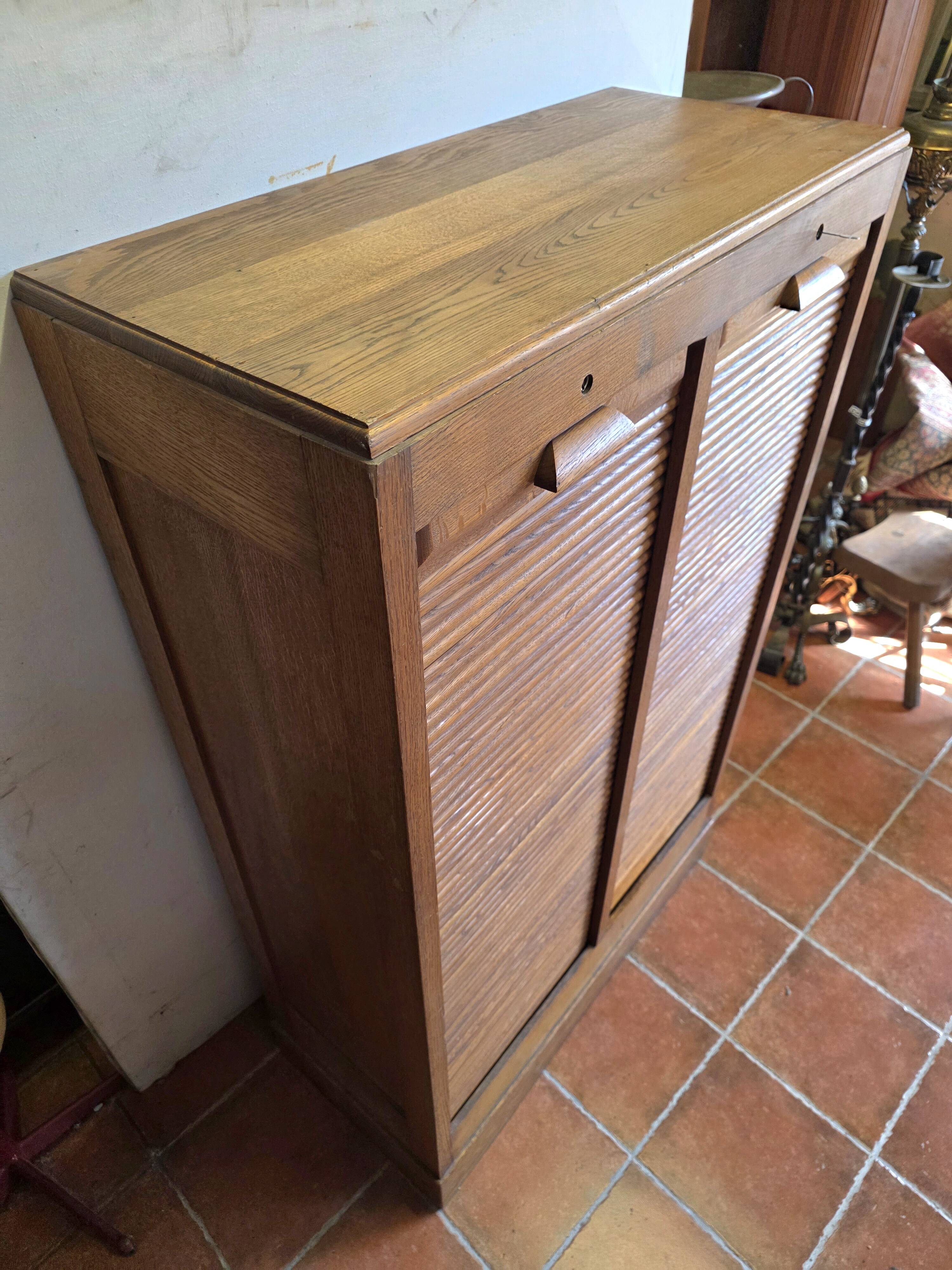 Double curtain cabinet in solid oak
