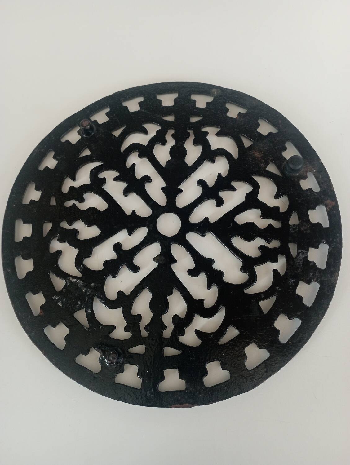 Cast iron trivet