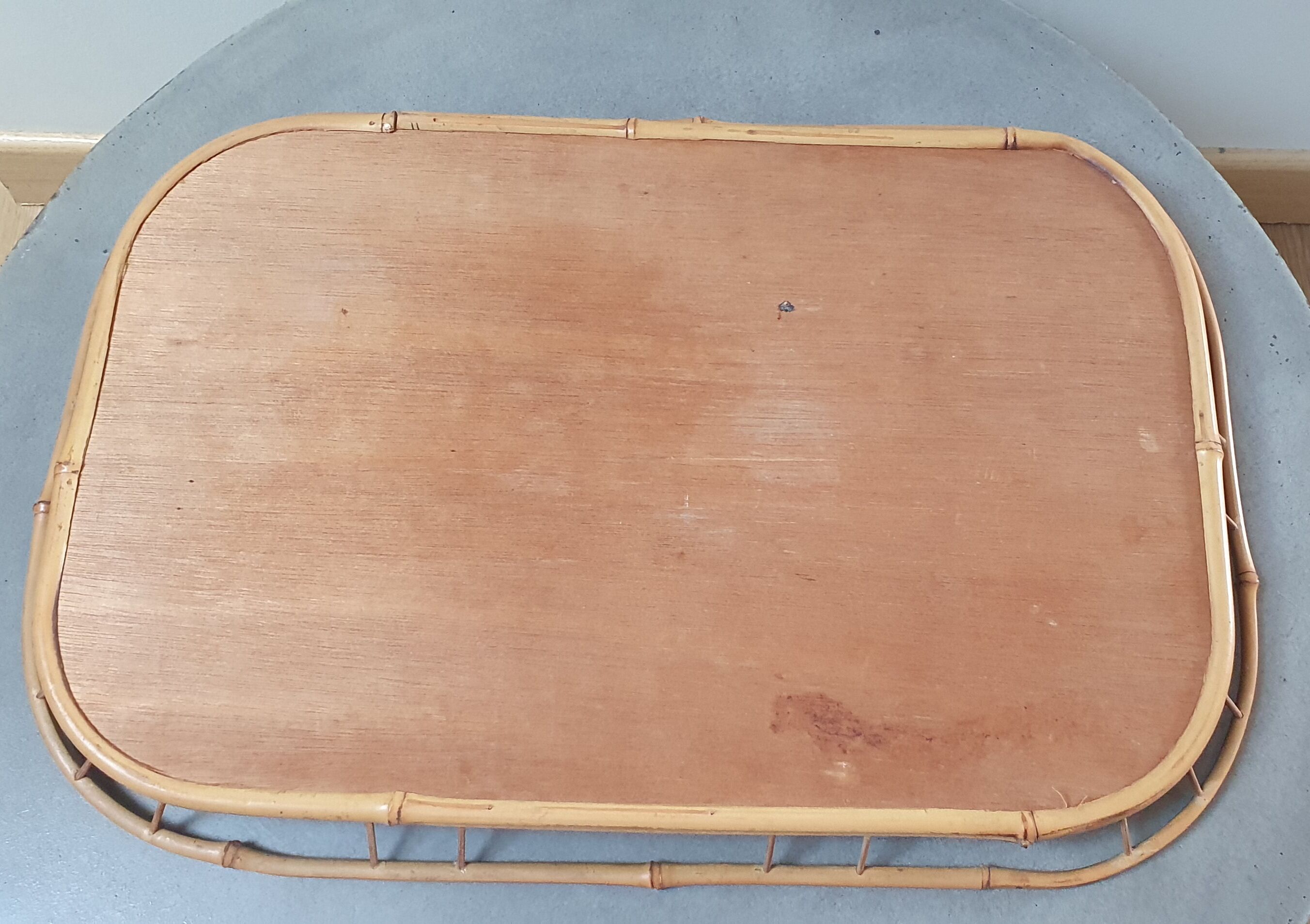 Rattan service plate