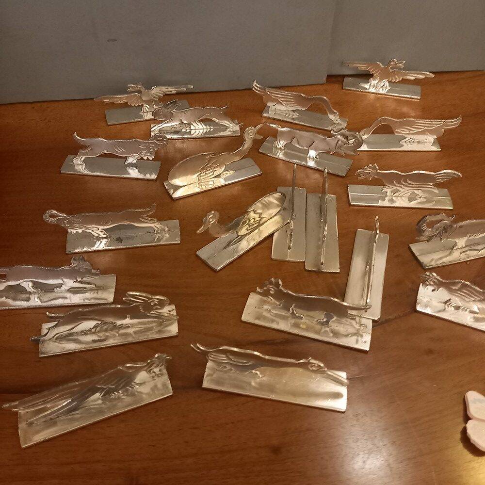 21 animal knife holders