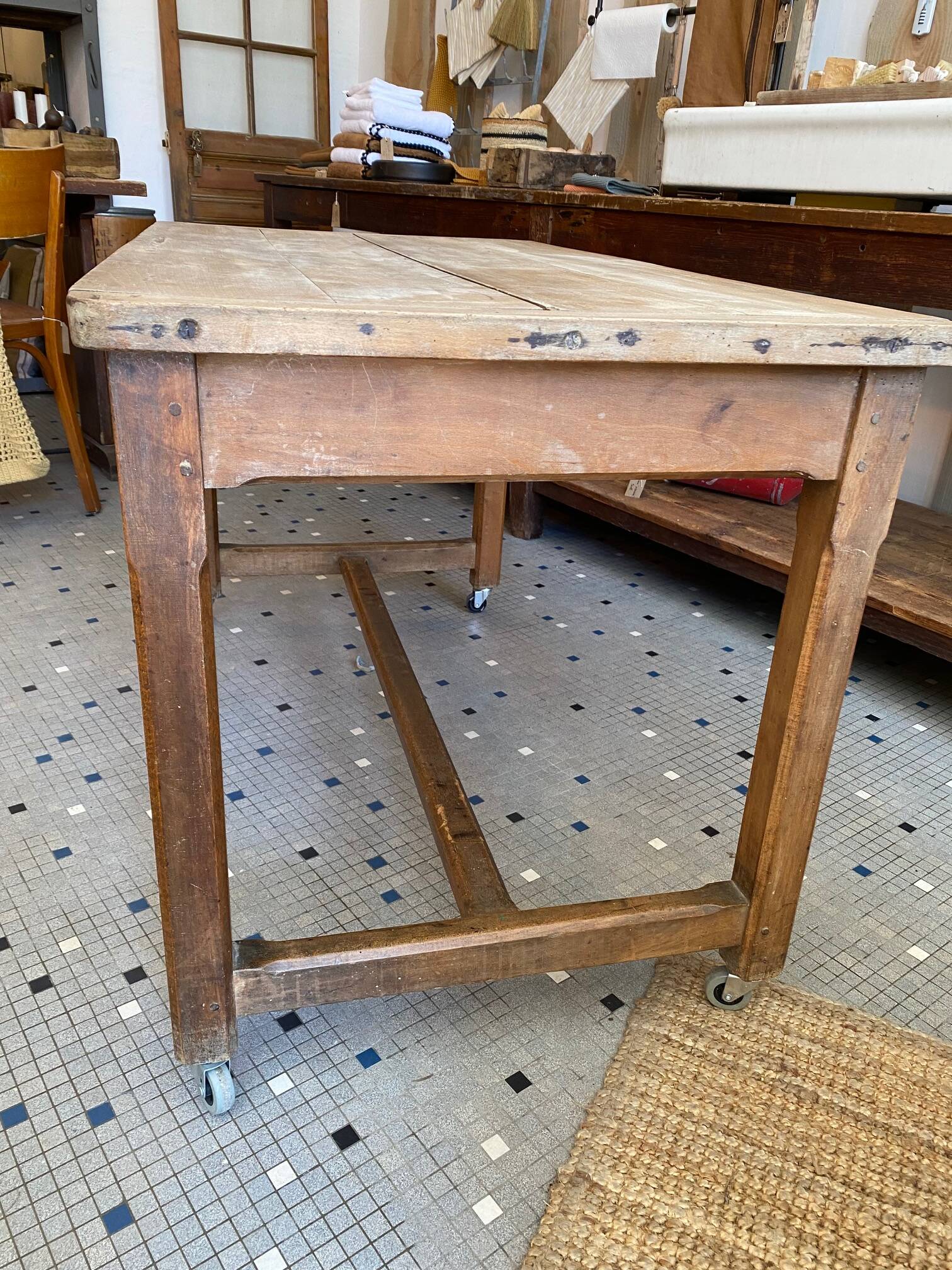 Farmhouse table for 4 people