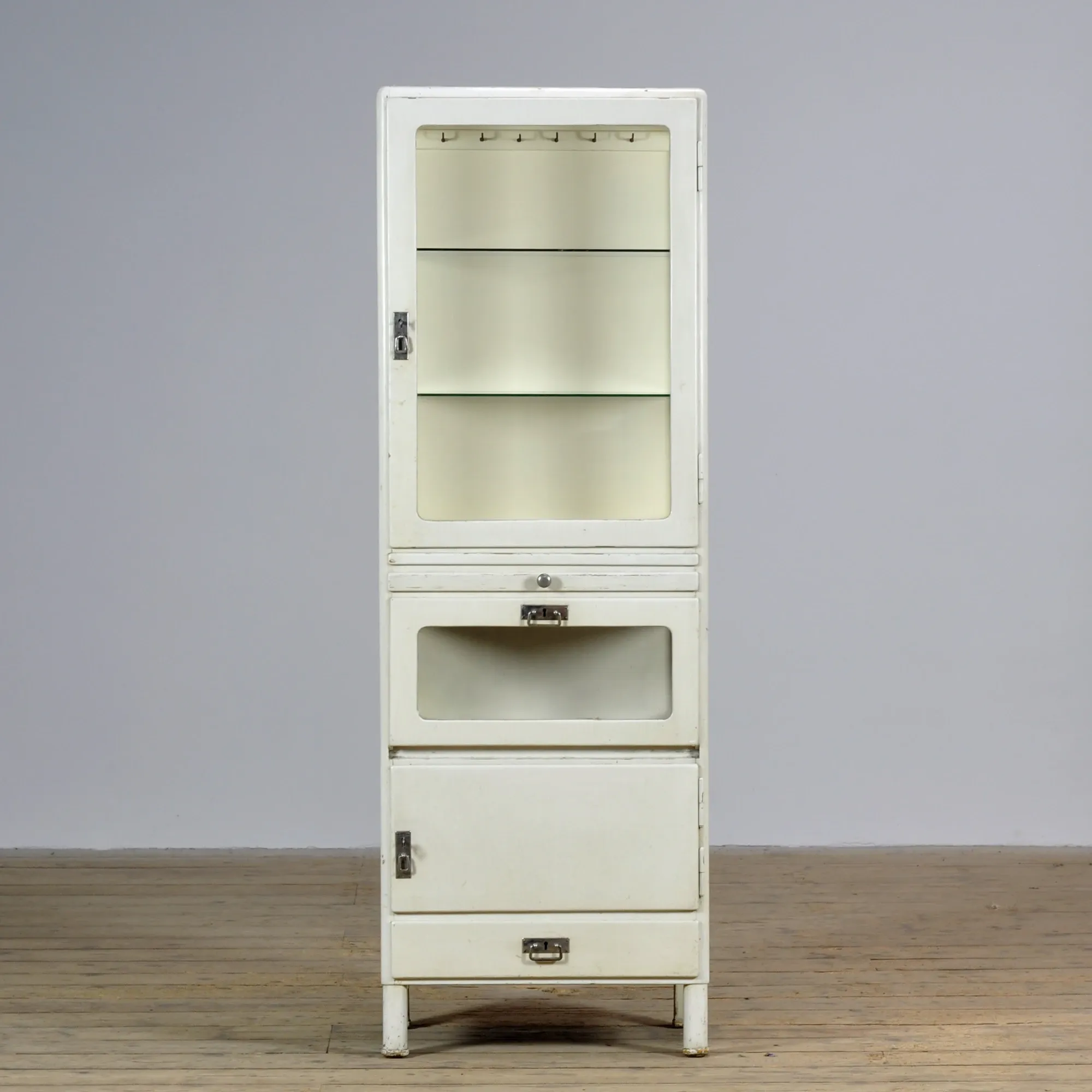 Wooden medical cabinet from the 1930s