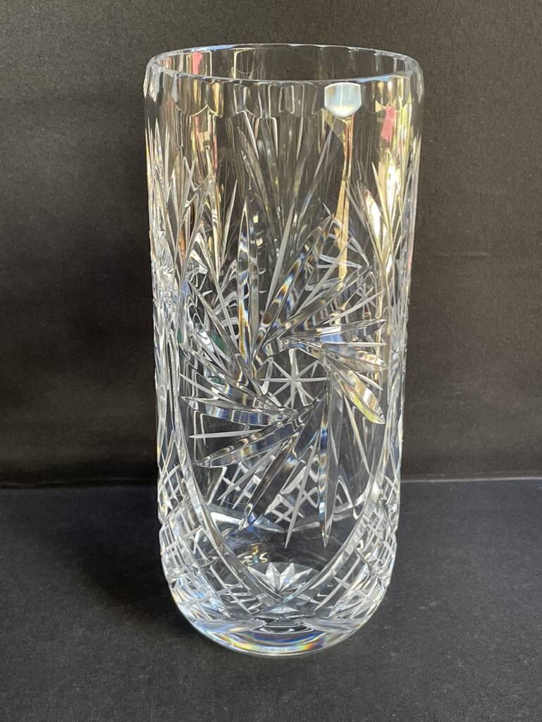 Cylindrical vase – handmade cut crystal