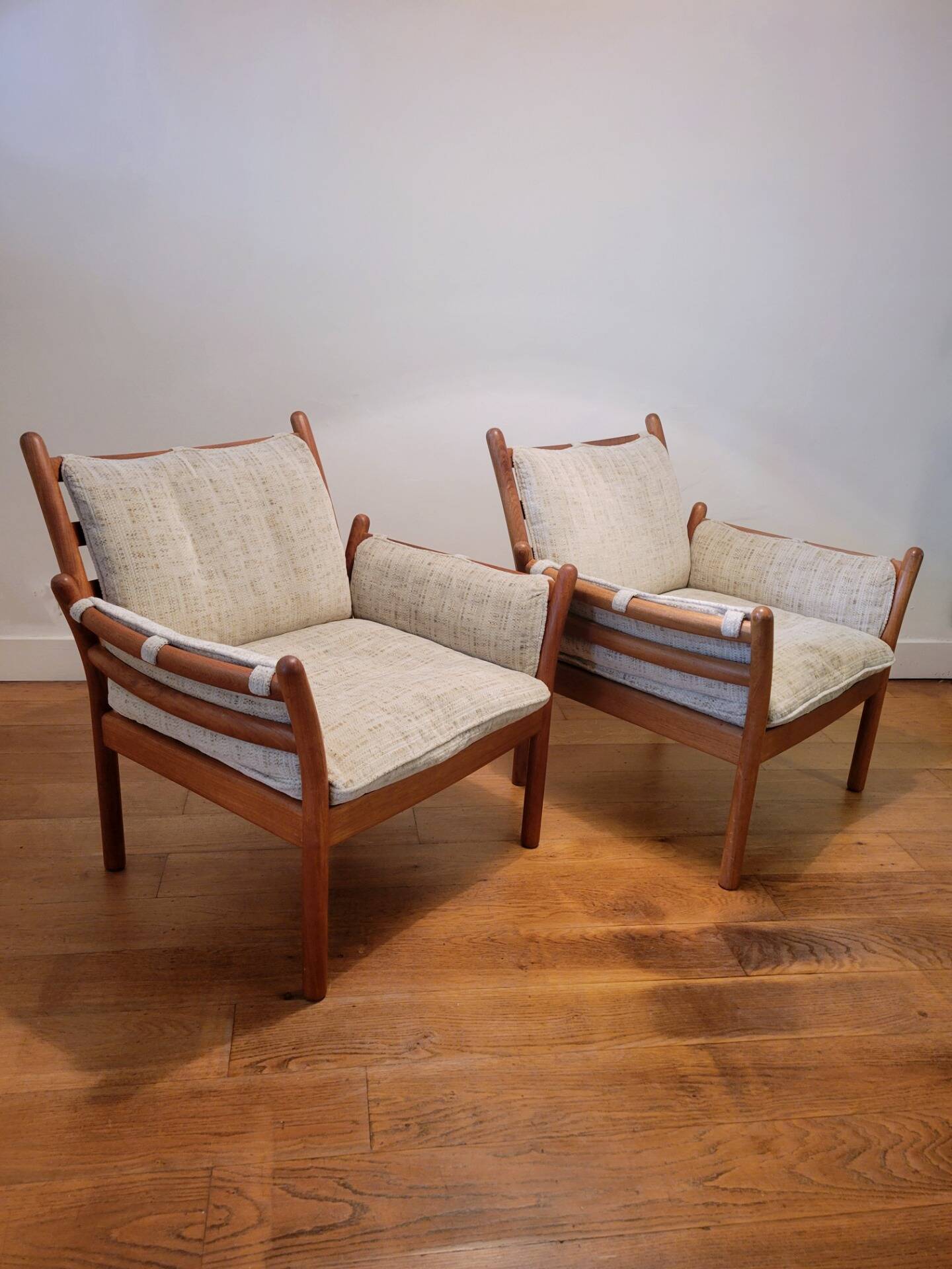 2 Genius easy chairs by Illum Wikkelsø for C.F.C. Silkeborg