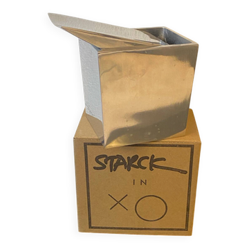 XO ashtray by Starck Model Ray Hollis