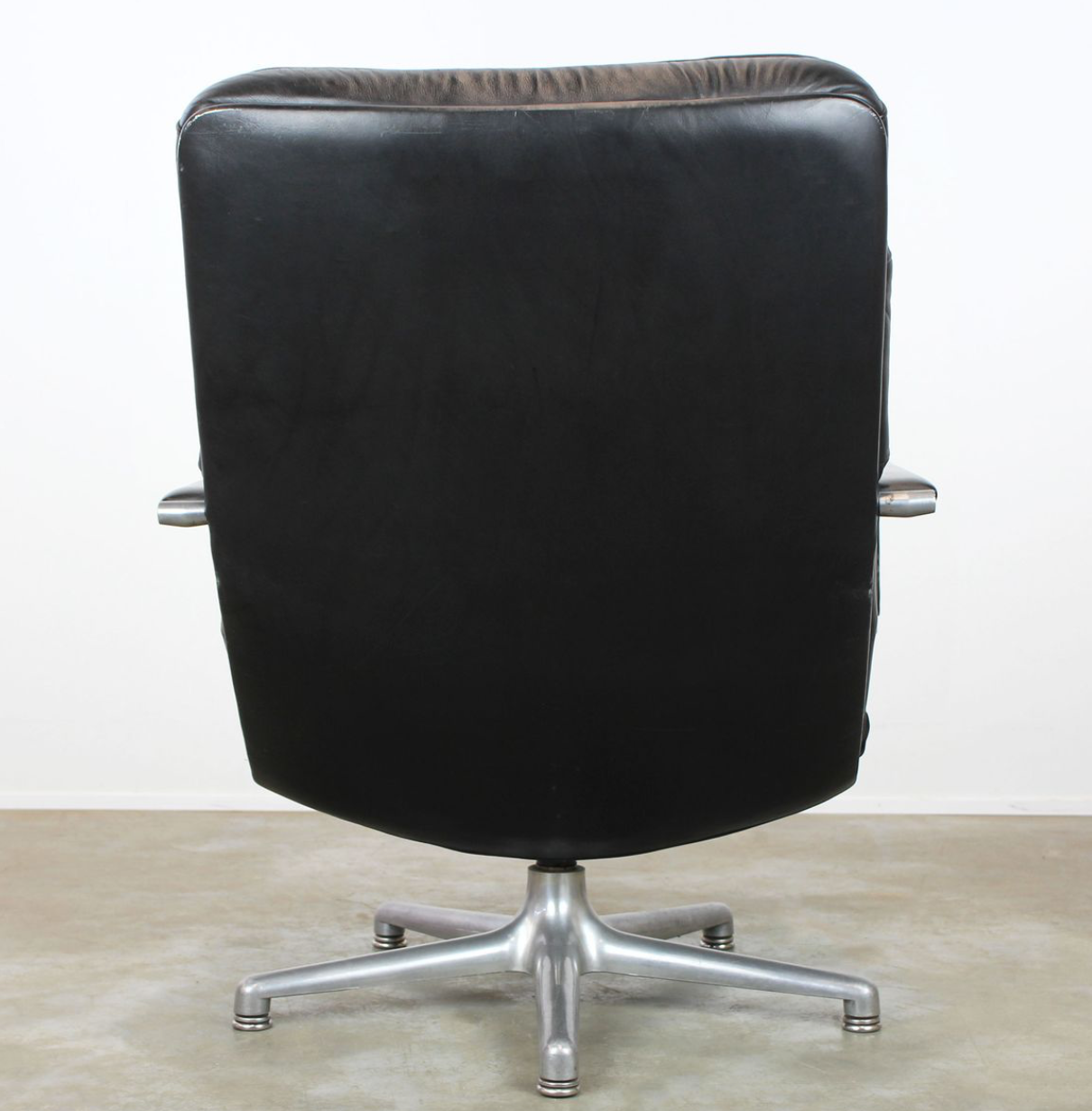 Black leather F141 armchair by Geoffrey Harcourt for Artifort 1970s