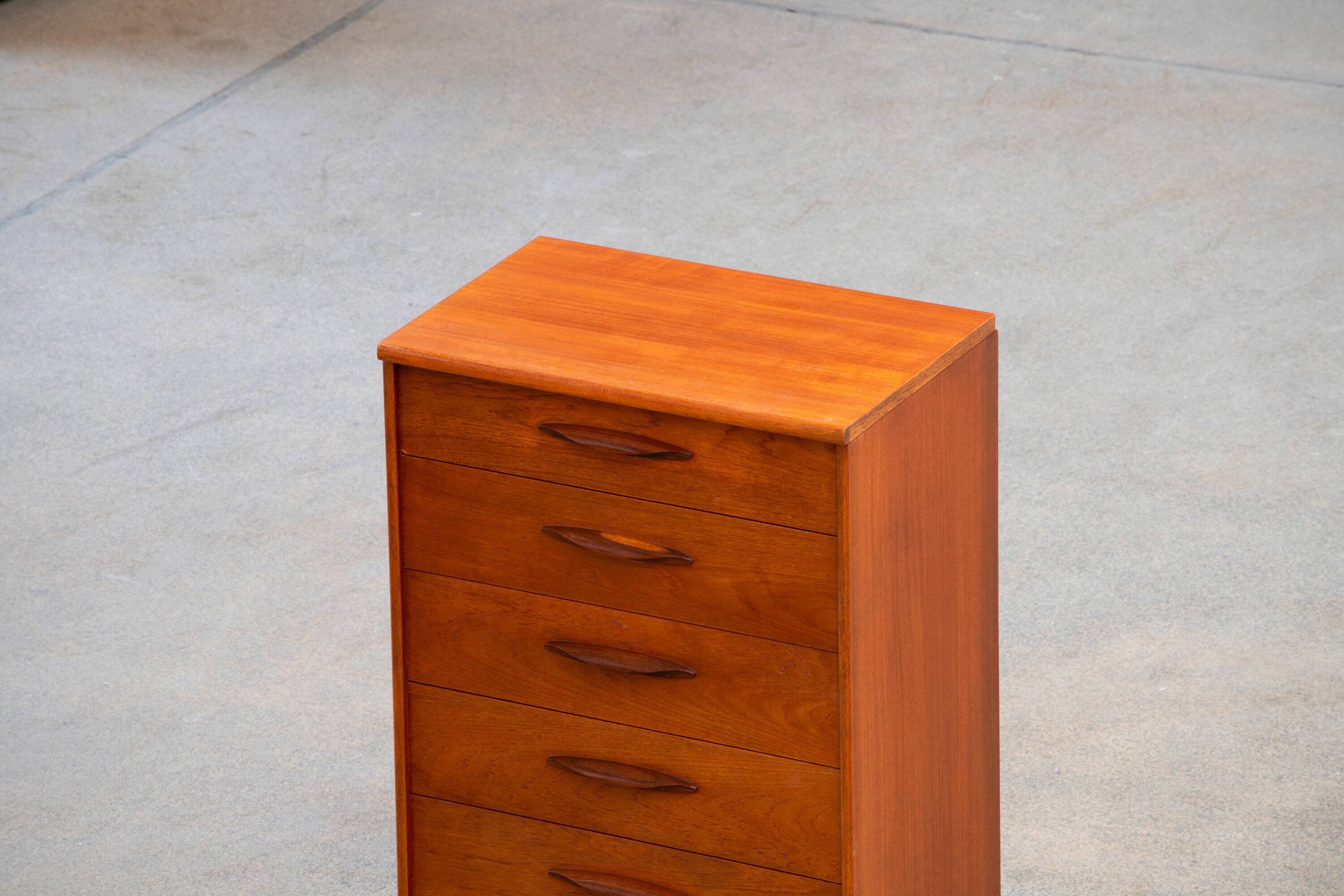 Vintage scandinavian chest of drawers