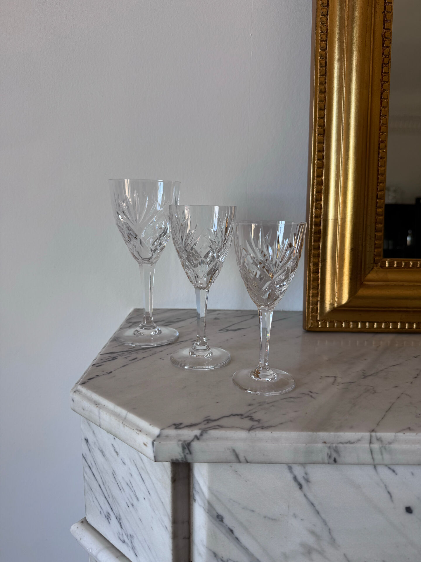 Service de 22 verres en cristal Saint-Louis modèle Chantilly