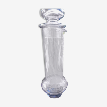 Carafe en verre bleu